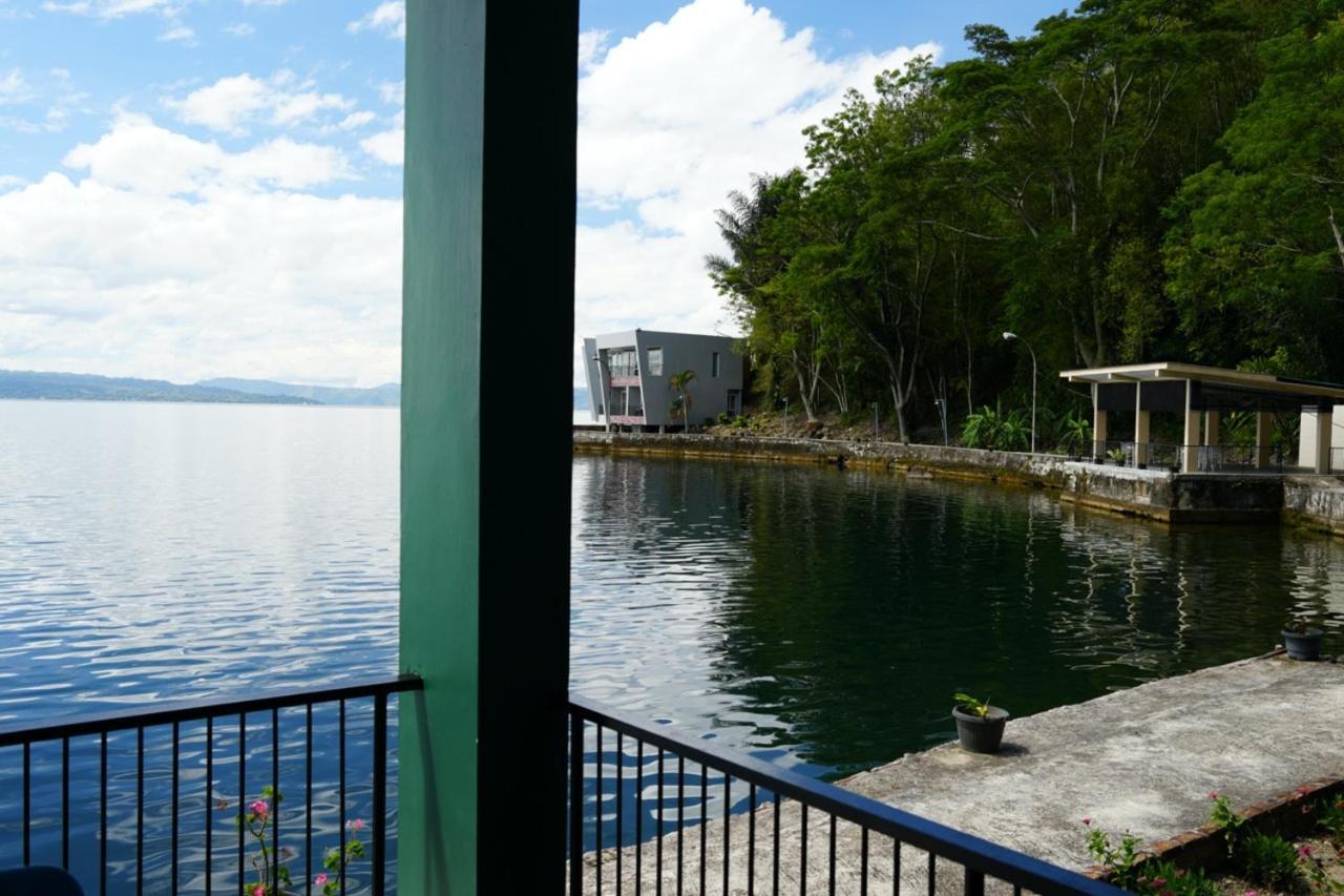Tiara Bunga Hotel & Villa Balige Eksteriør bilde