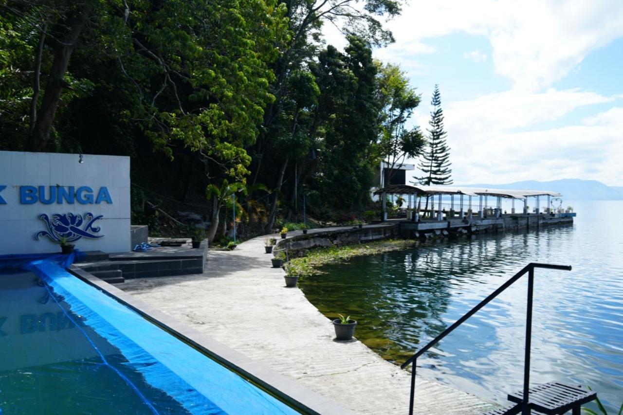 Tiara Bunga Hotel & Villa Balige Eksteriør bilde