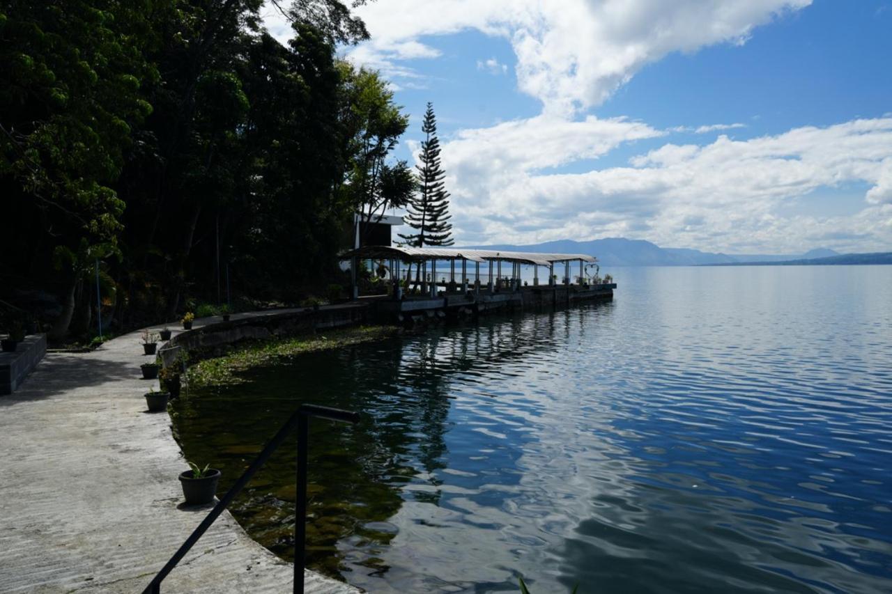 Tiara Bunga Hotel & Villa Balige Eksteriør bilde