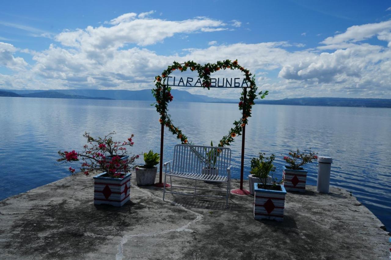 Tiara Bunga Hotel & Villa Balige Eksteriør bilde