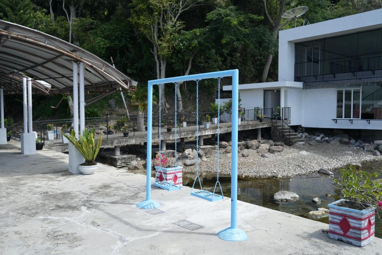 Tiara Bunga Hotel & Villa Balige Eksteriør bilde
