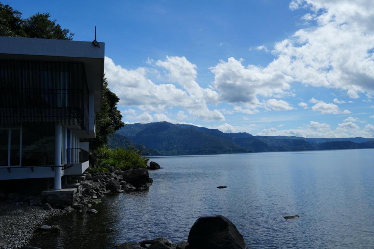 Tiara Bunga Hotel & Villa Balige Eksteriør bilde