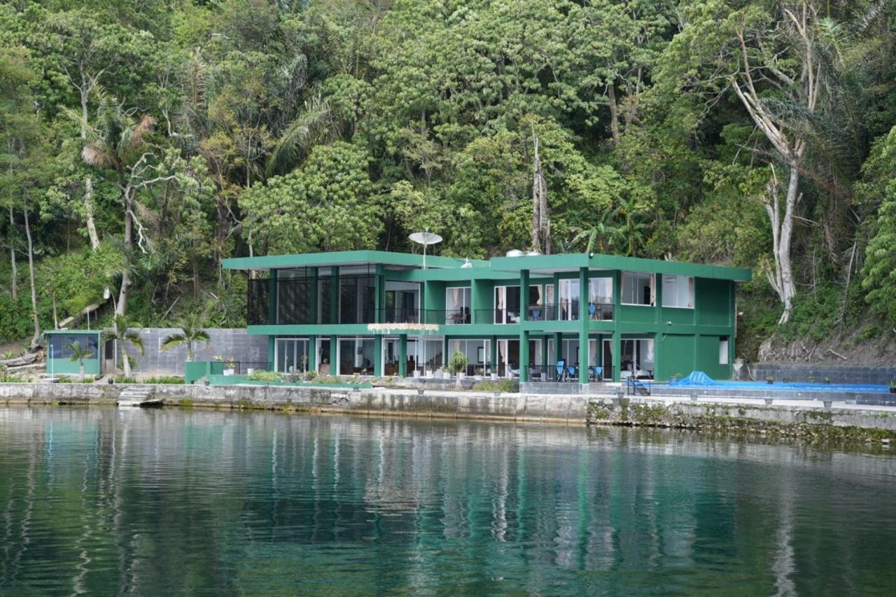 Tiara Bunga Hotel & Villa Balige Eksteriør bilde
