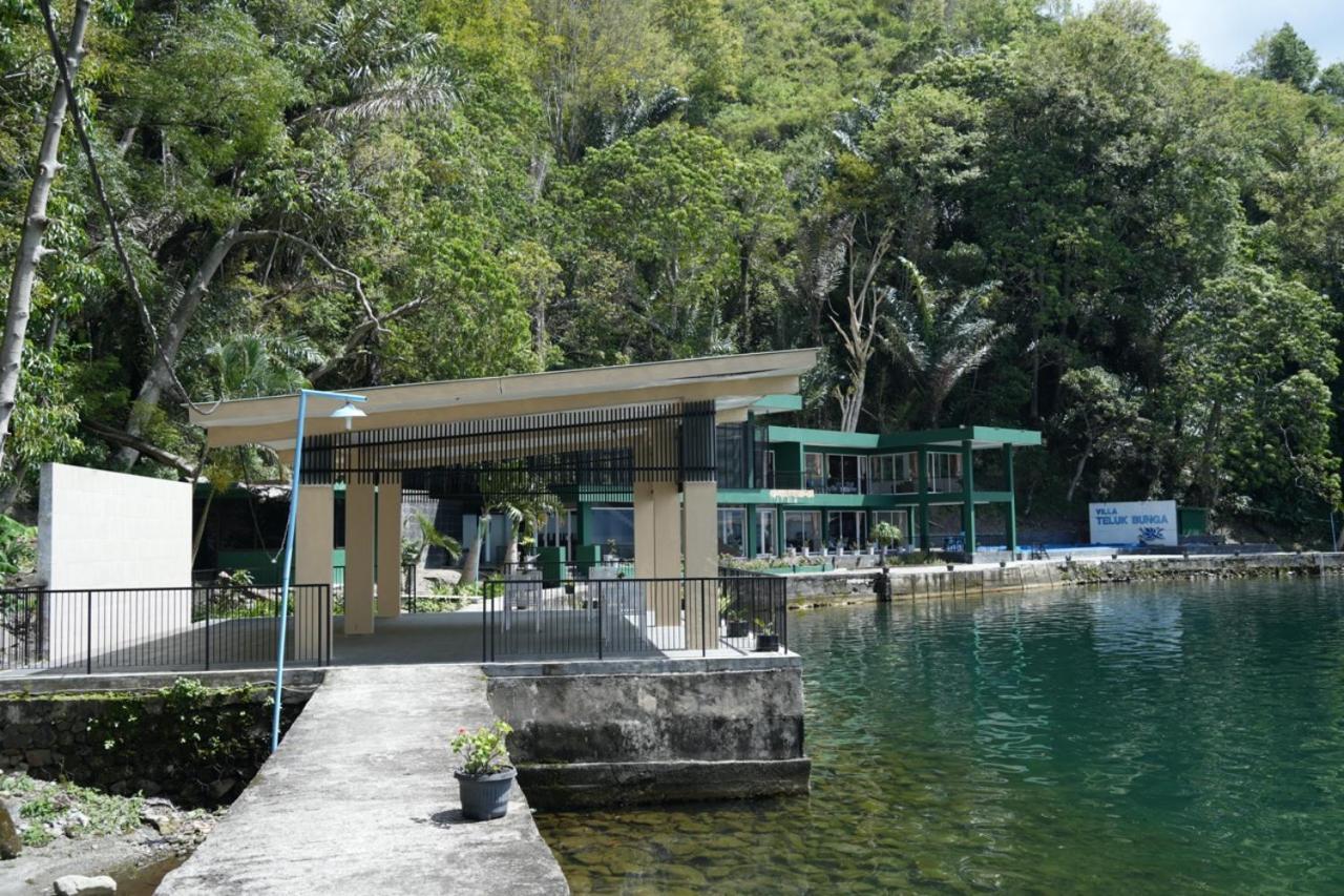 Tiara Bunga Hotel & Villa Balige Eksteriør bilde