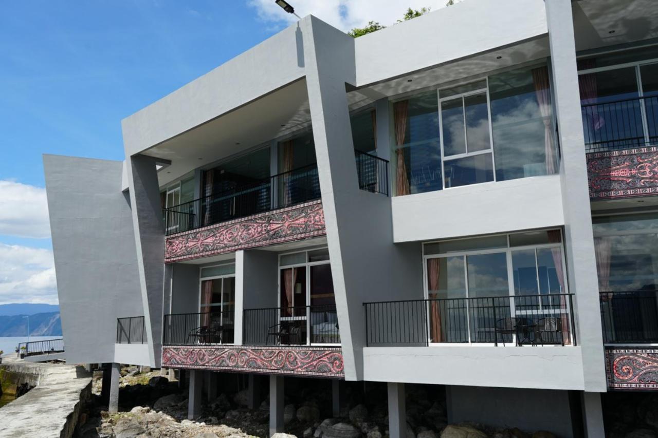 Tiara Bunga Hotel & Villa Balige Eksteriør bilde
