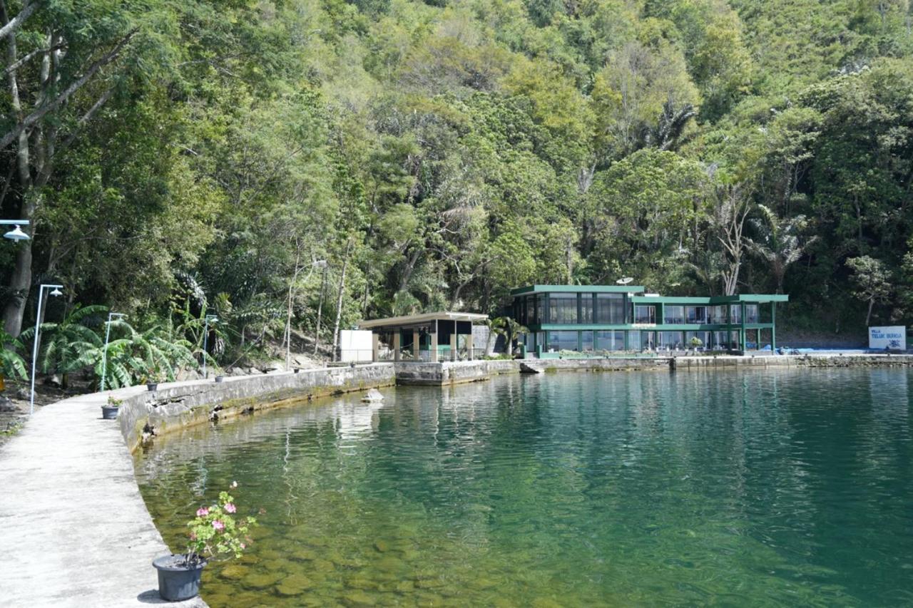 Tiara Bunga Hotel & Villa Balige Eksteriør bilde