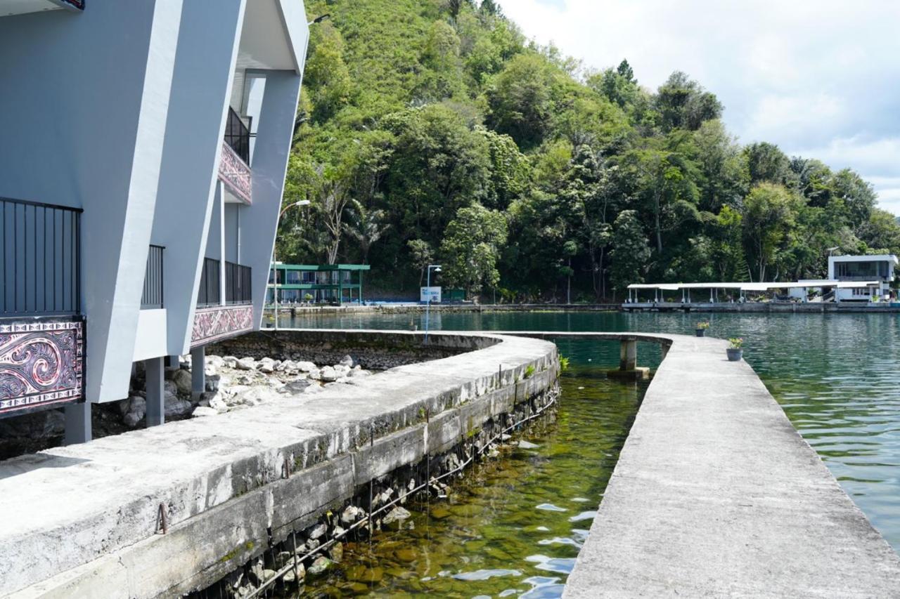 Tiara Bunga Hotel & Villa Balige Eksteriør bilde