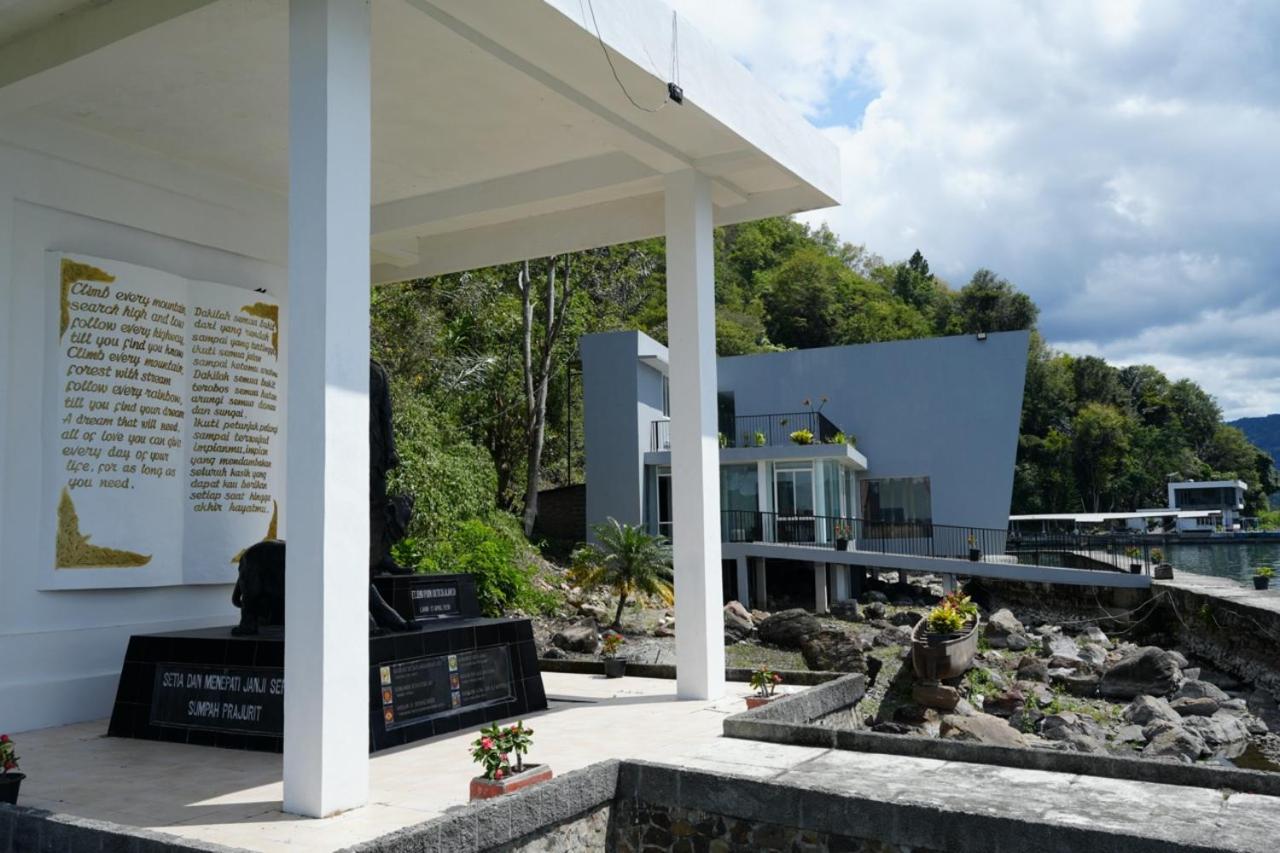 Tiara Bunga Hotel & Villa Balige Eksteriør bilde