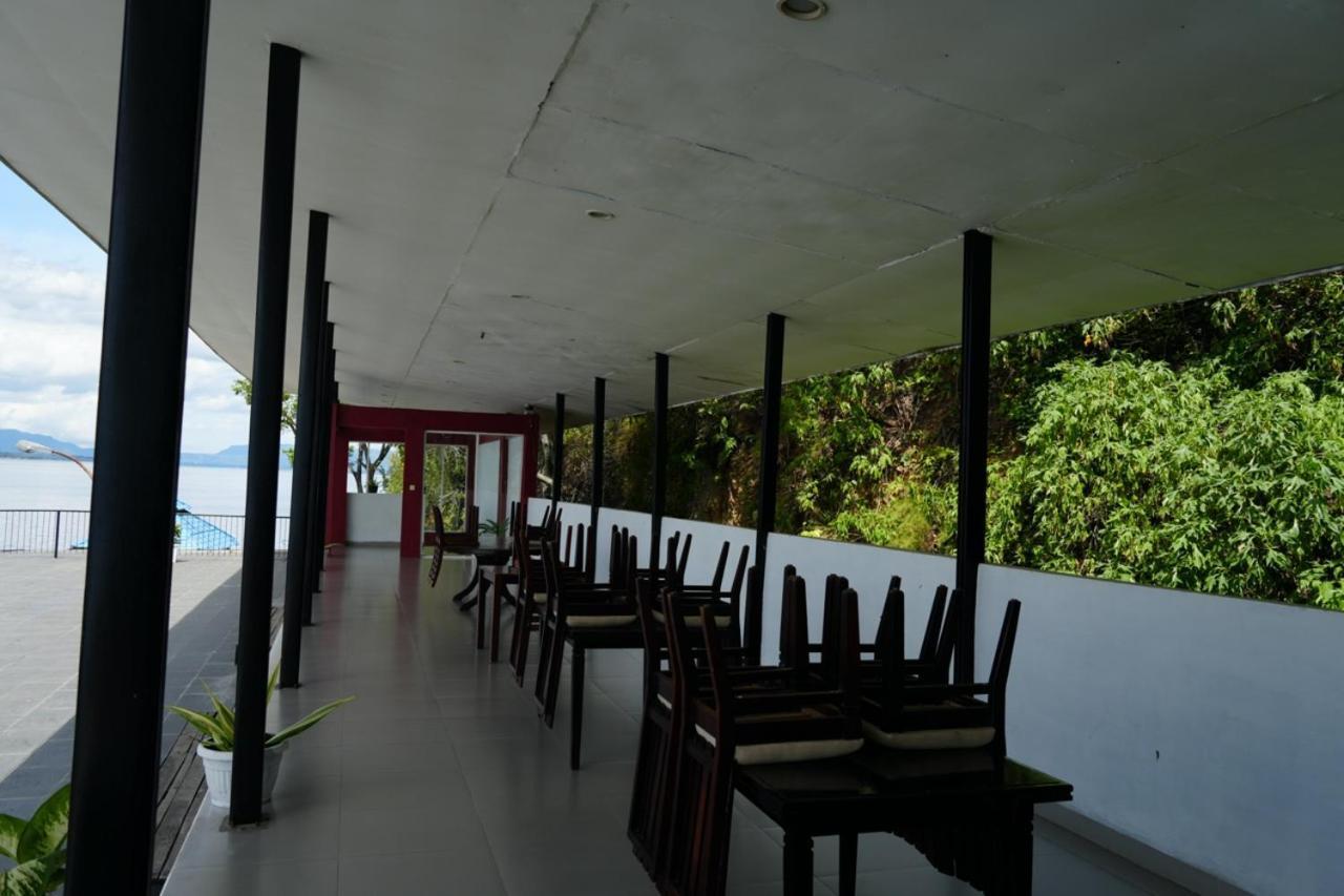 Tiara Bunga Hotel & Villa Balige Eksteriør bilde