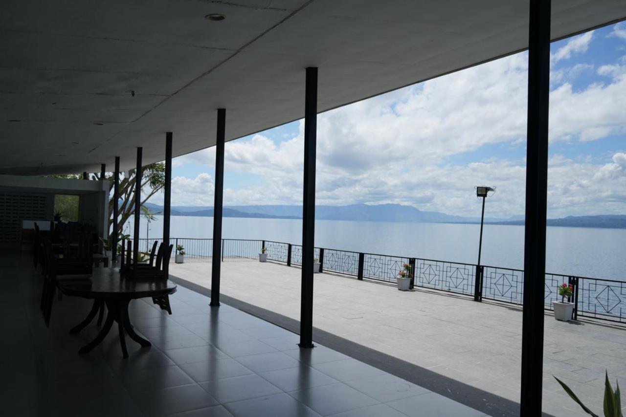 Tiara Bunga Hotel & Villa Balige Eksteriør bilde