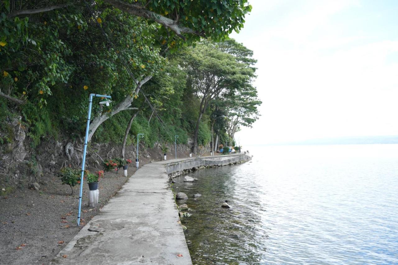 Tiara Bunga Hotel & Villa Balige Eksteriør bilde