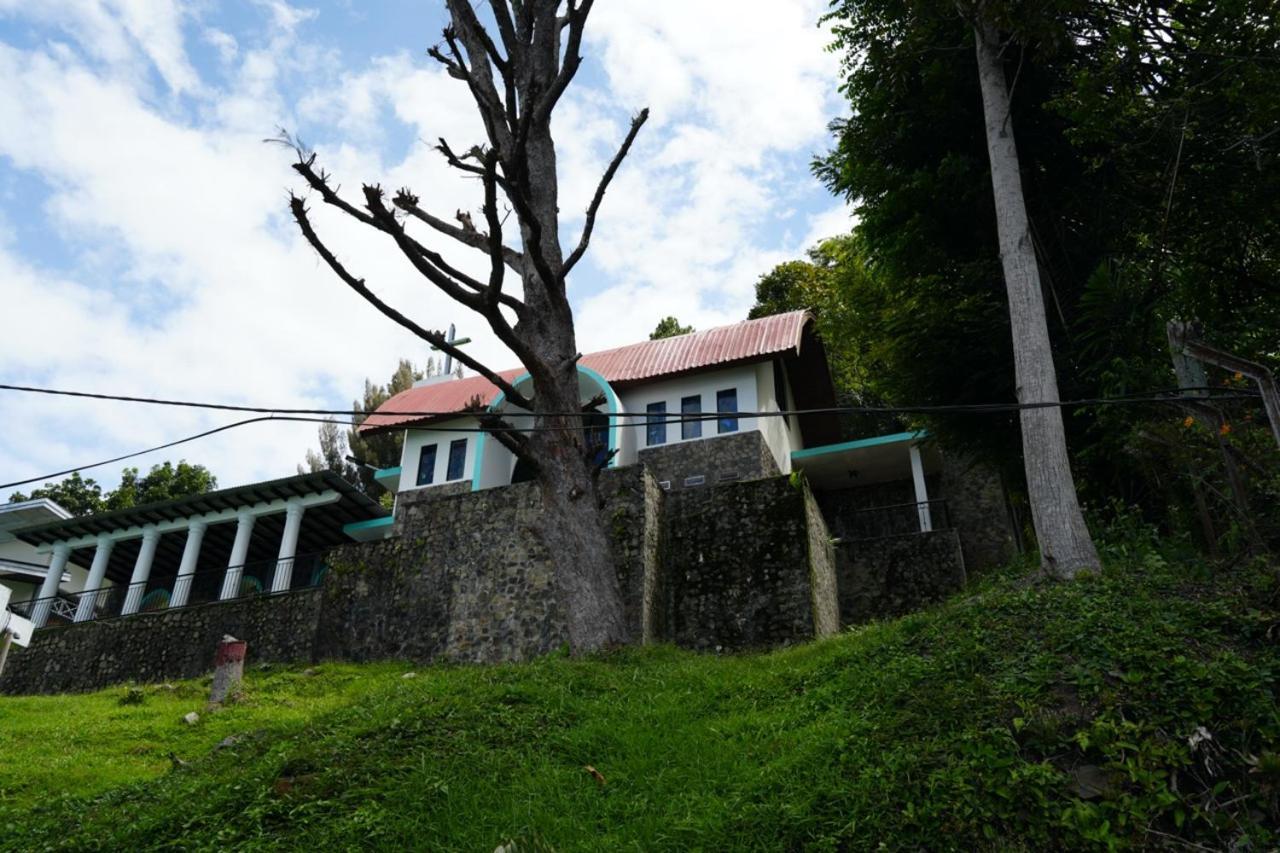 Tiara Bunga Hotel & Villa Balige Eksteriør bilde