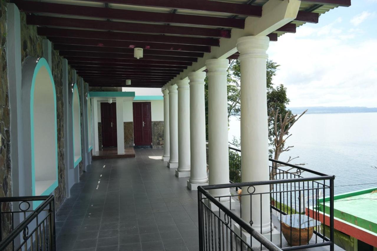 Tiara Bunga Hotel & Villa Balige Eksteriør bilde