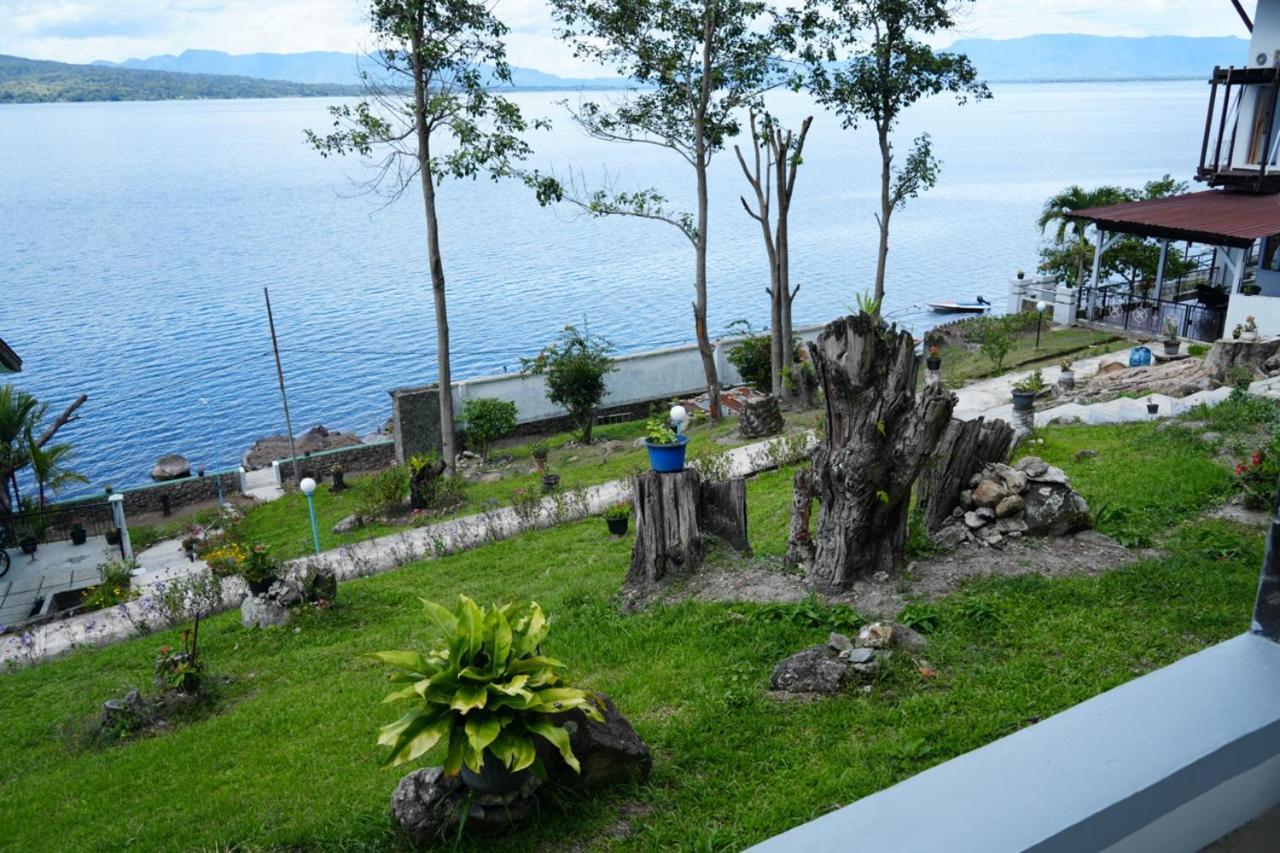 Tiara Bunga Hotel & Villa Balige Eksteriør bilde